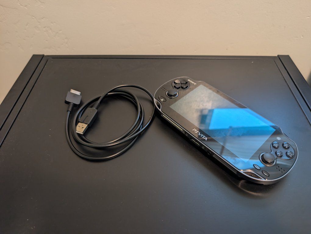 PS Vita PCH-1010 Modded