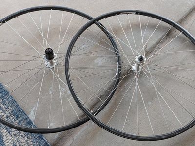 Campagnolo 700c Wheels