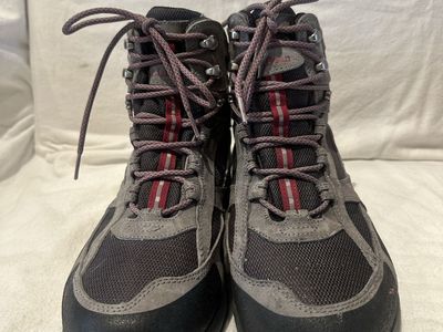LLBean men’s size 10.5W gray/black WP hiking boots