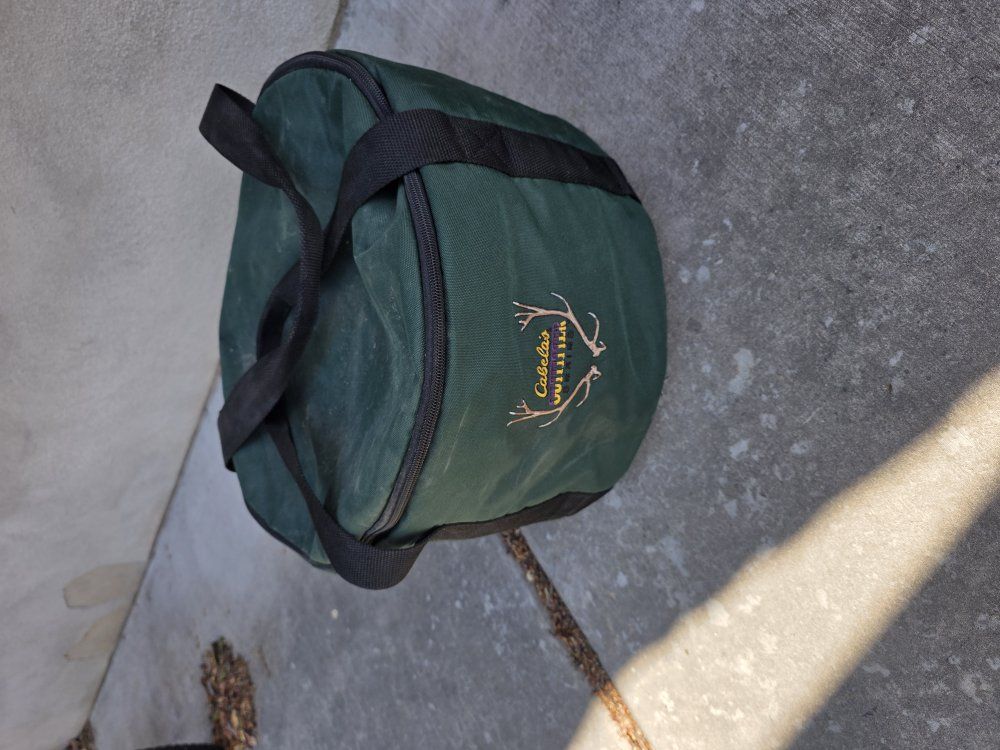nice cabellas dutch oven