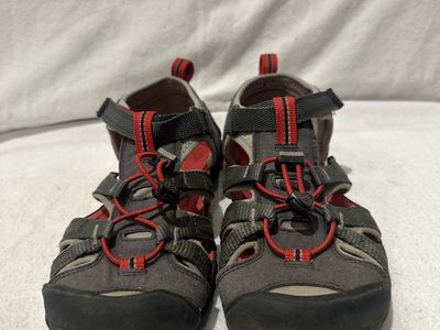 Keen youth size 4 gray/red trim, slim fit, hiking sandals