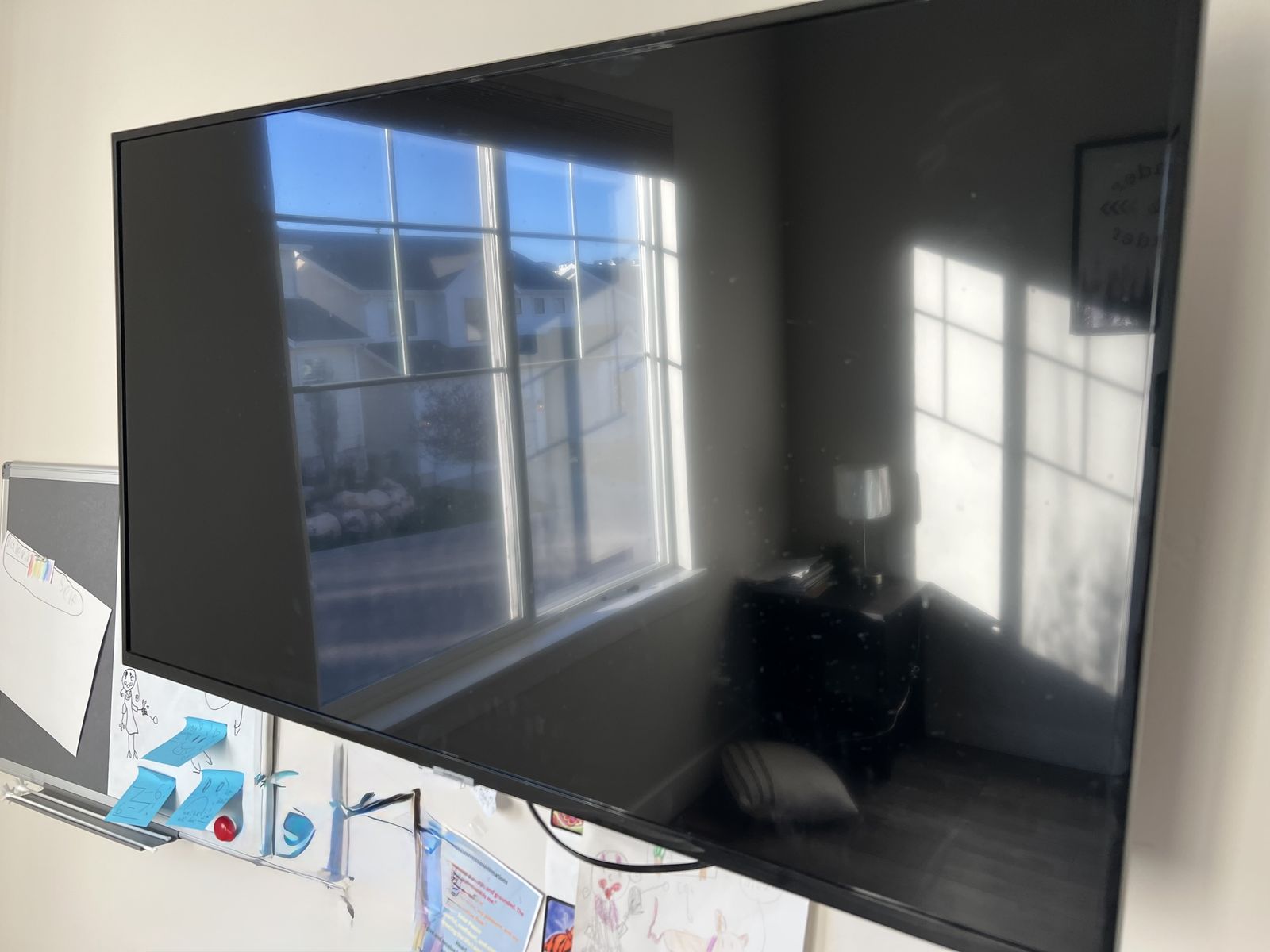 Perfect 43" Samsung Smart TV with mount