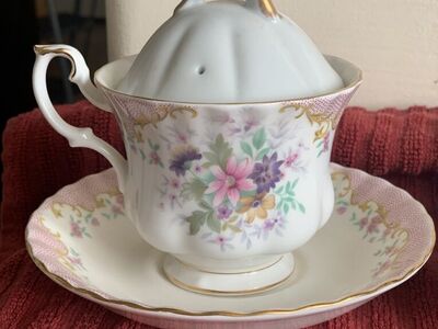 Bone ChinaTea Cup & Saucer With Lid