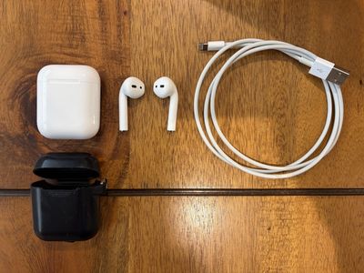 Apple AirPods 2nd Gen and charging cable