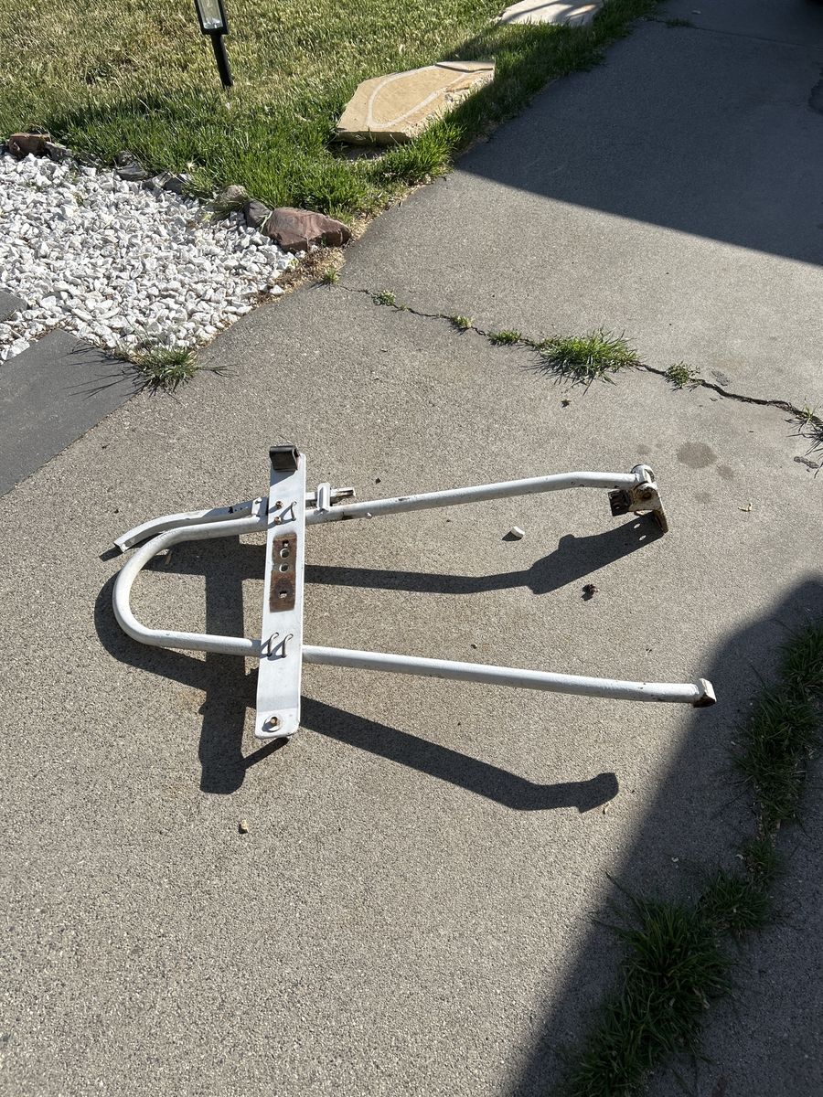 Early bronco spare tire swing