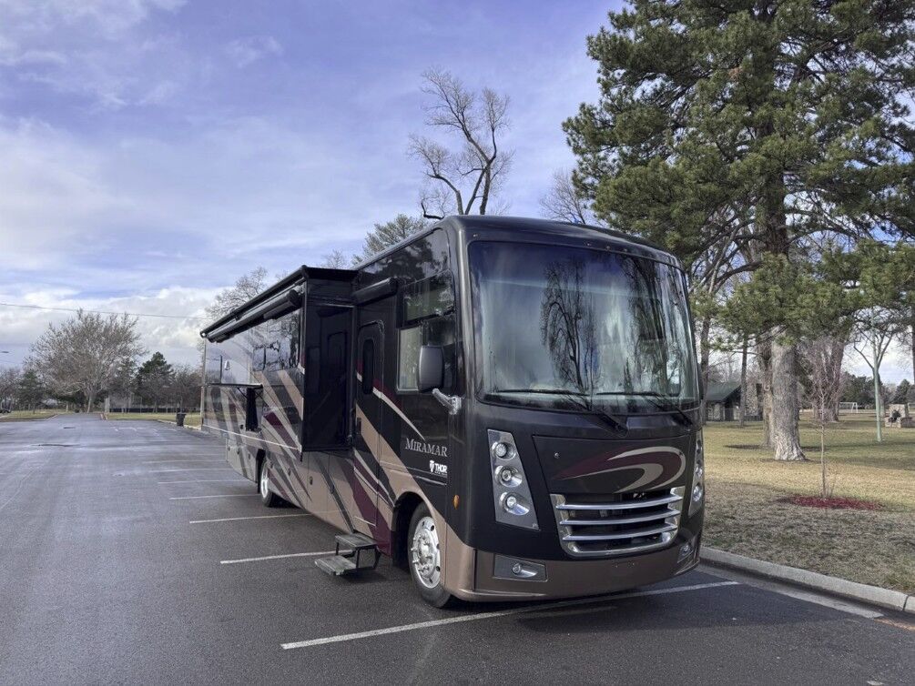 Washer Dryer, Solar Prep, King BedThor Motor Coach Miramar 35.2 Exactly like the Hurricane 34R