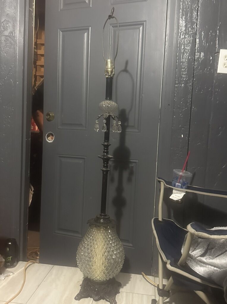 Authenitc 1960s pineapple Lamp with Hanging Lamp