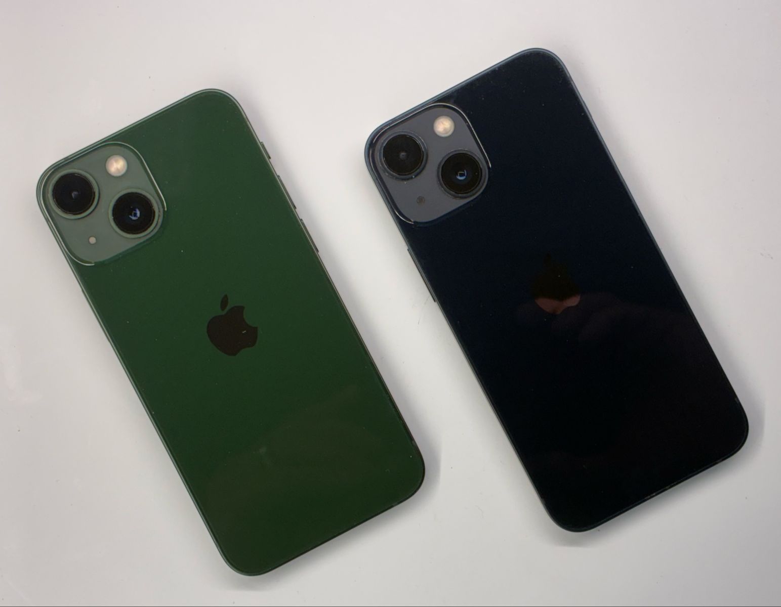 iPhone 13 Minis Unlocked 100% Battery Health