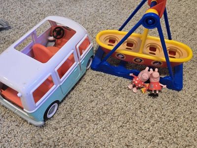 Peppa Pig Camper Van and Fairground Ride Playset with Figures