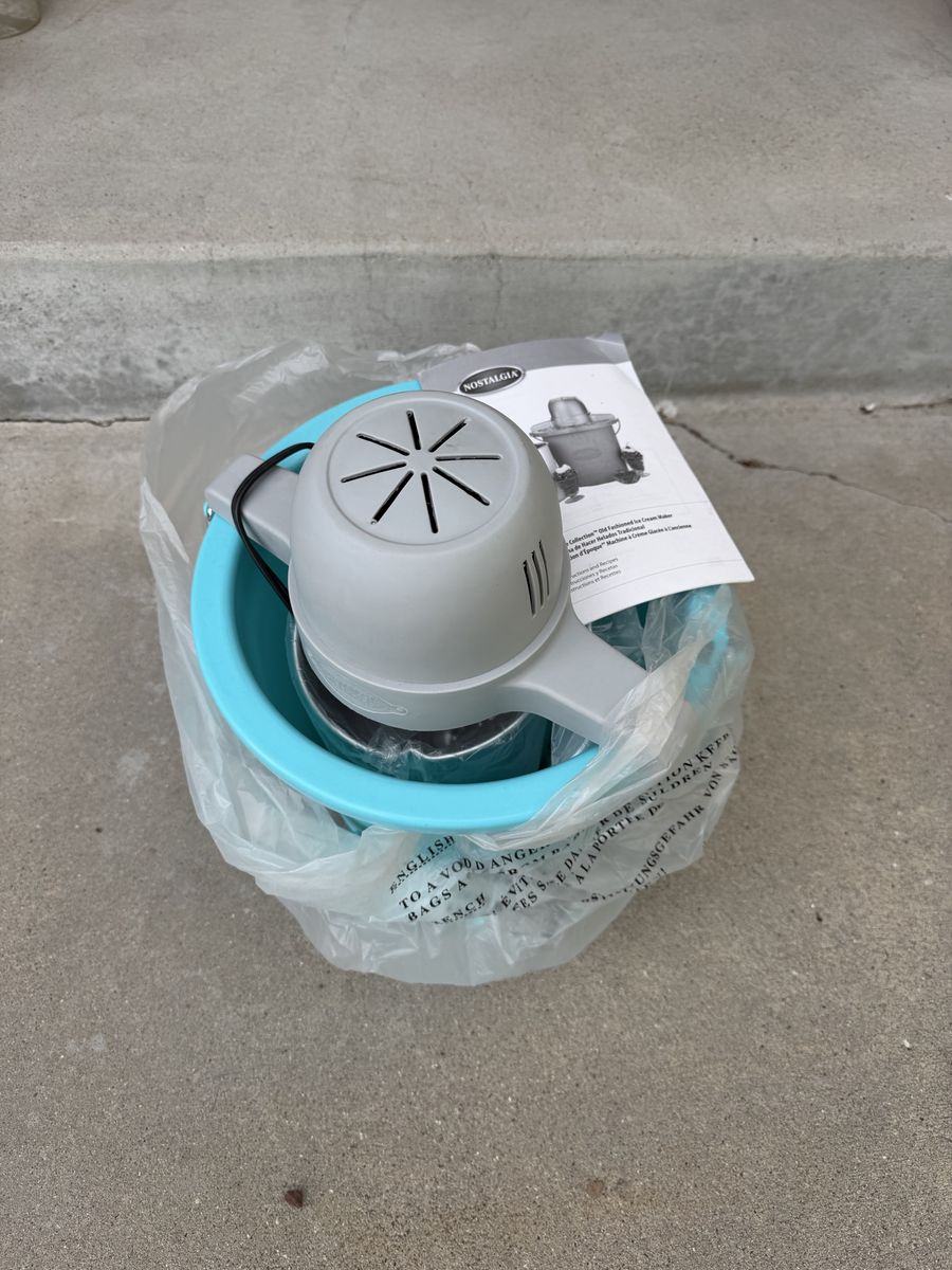 Nostalgia 4-Quart Vintage Collection Old Fashioned Electric Ice Cream Maker - Aqua/Grey