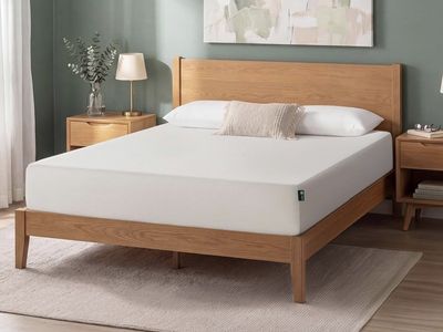 New in box Zinus 12” memory foam green tea mattress