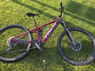 2022 Trek Rail 5 Full Suspension Electric Mountain Bike - Size M - Maroon
