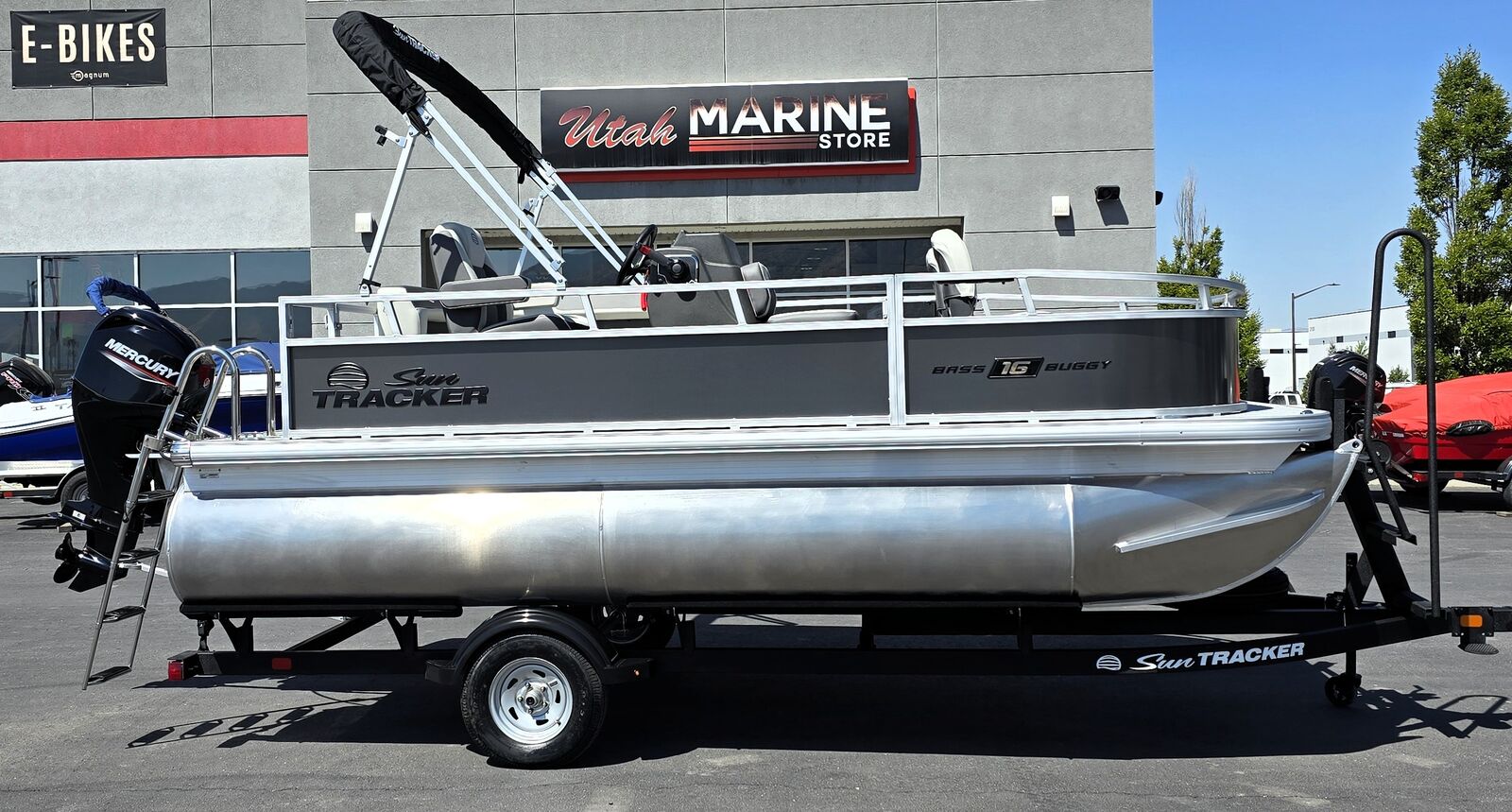 2026 Sun Tracker Bass Buggy 16 w 50 HP Mercury Outboard
