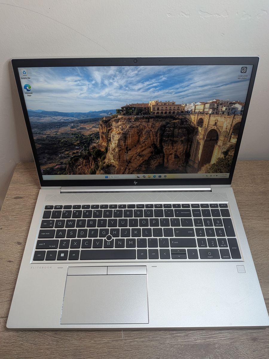 HP Elite book 855 G8