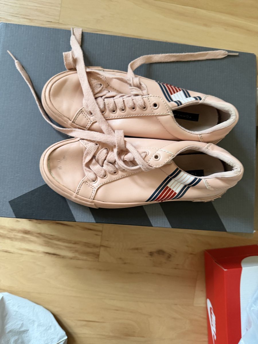 Tommy Hilfiger Girls Light Pink Lace-Up Sneakers - Size 6