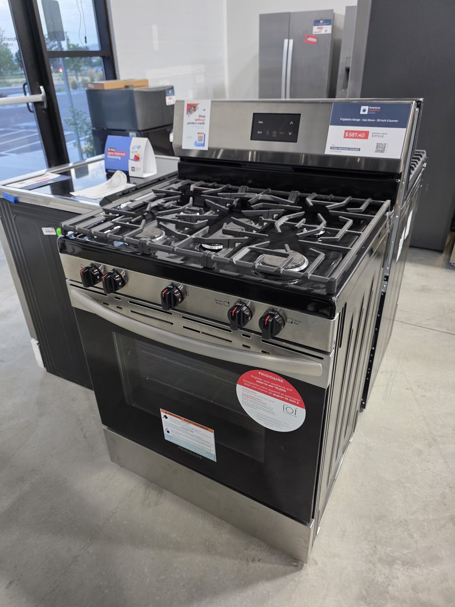 Frigidaire Freestanding Gas Range — 30 Inch, 5 Burners, Brand New