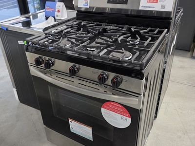 Frigidaire Freestanding Gas Range — 30 Inch, 5 Burners, Brand New