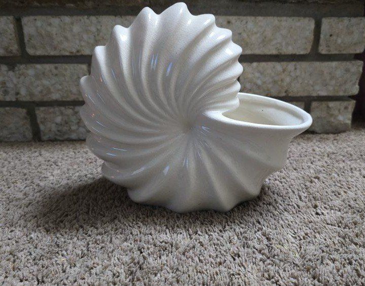 Shell Ceramic Planter.