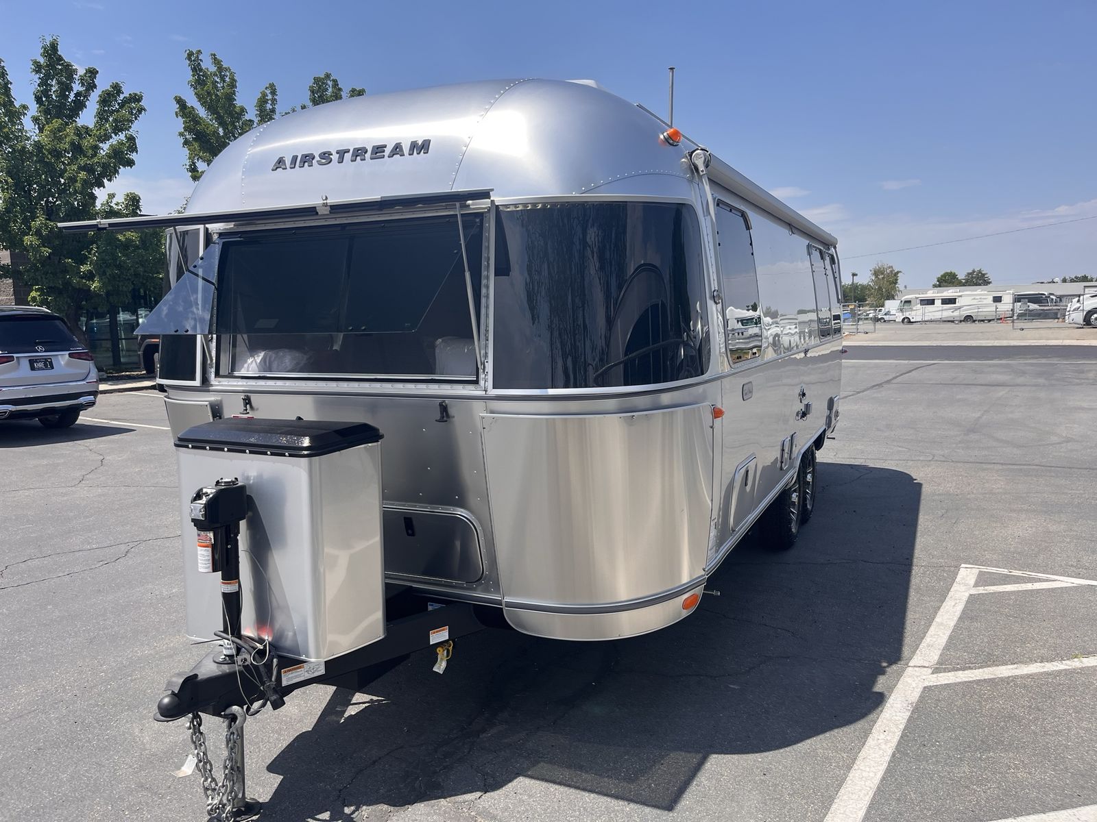 2027 Airstream Trade Wind 25 FBT