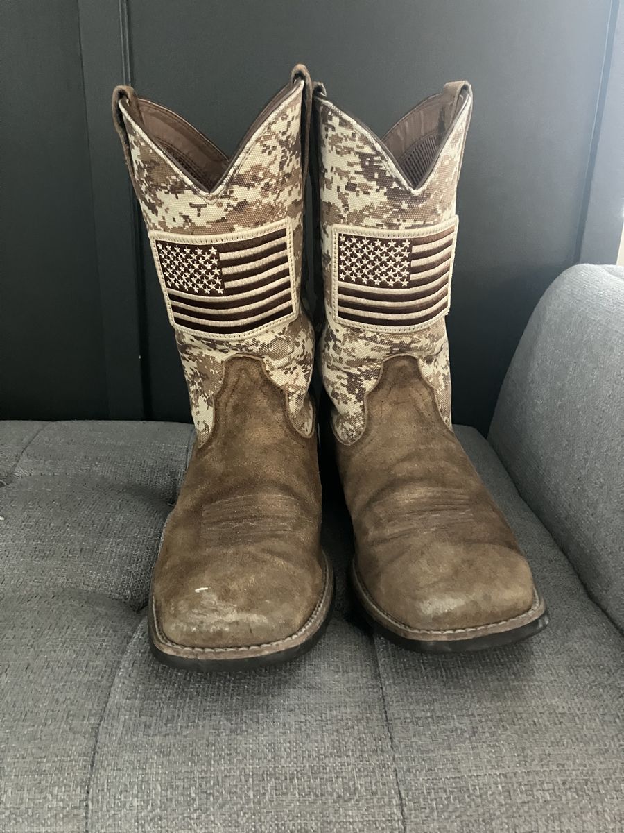 Mens 10D Boots