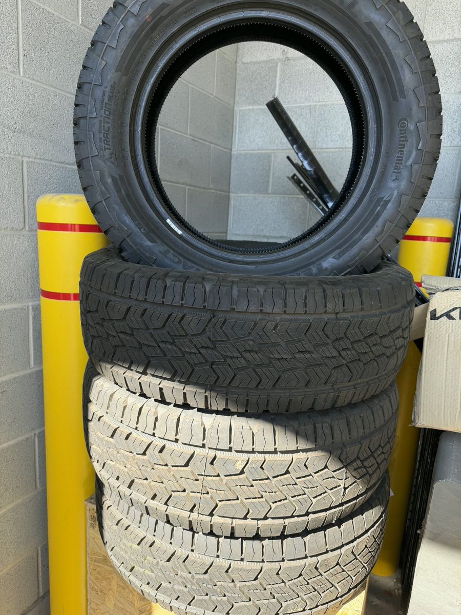 Like New Continental Terrain Contact Take Offs. 2025 Hyundai Santa Cruz 245/60R18