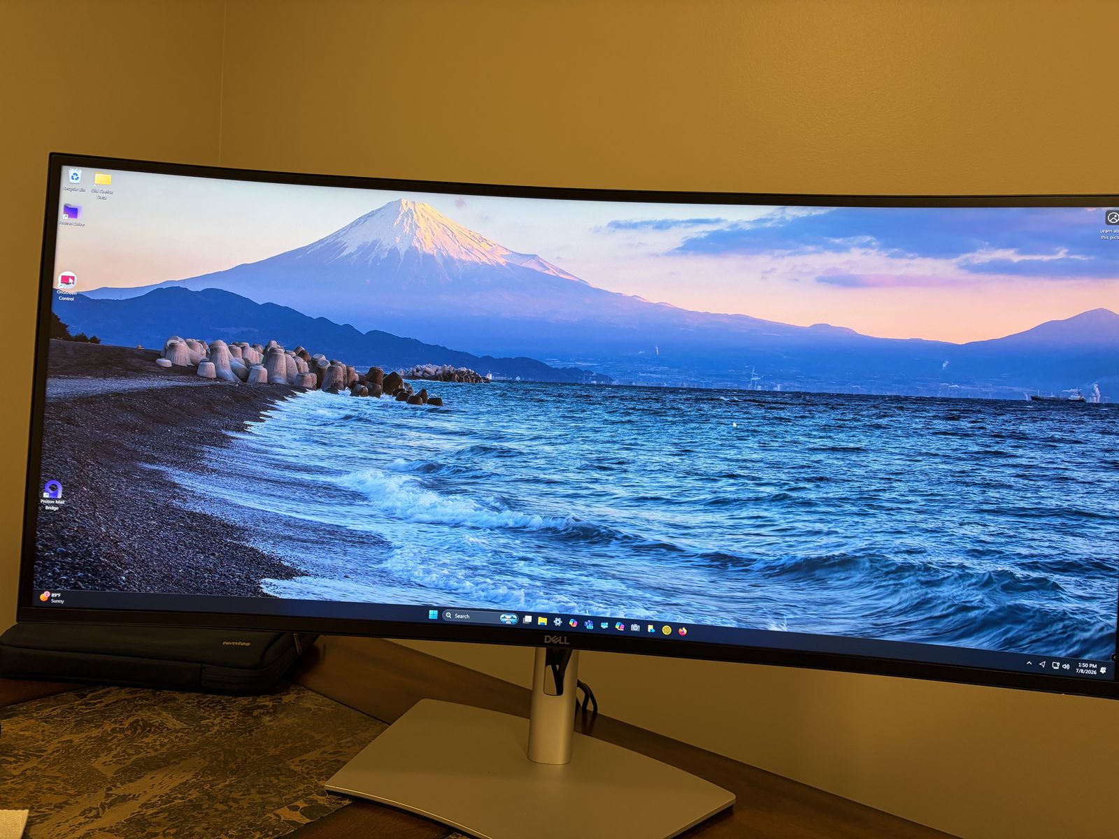 Dell UltraSharp 40 inch Curved WUHD Monitor