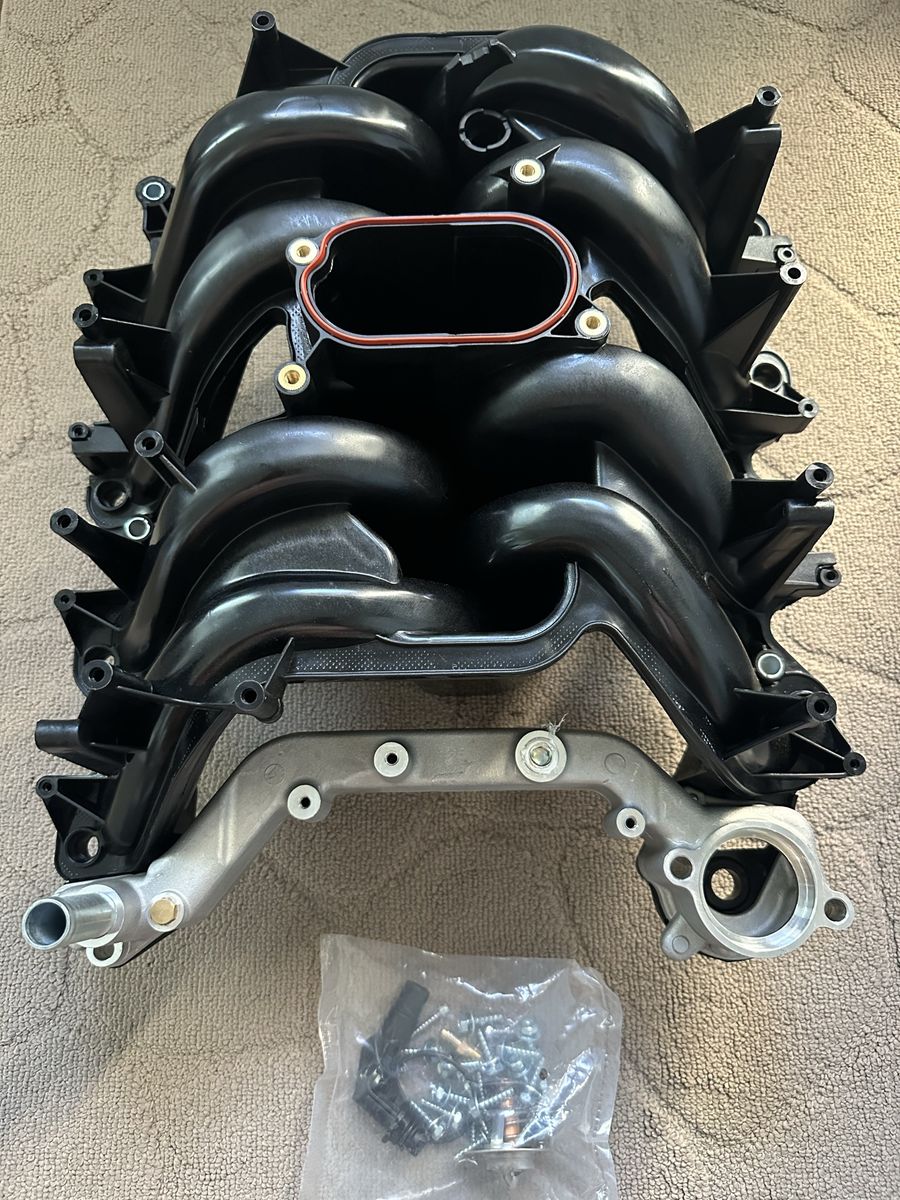 New Ford F-150 Expedition Mustang 4.6L/5.4L V8 Engine Intake Manifold with Gaskets & Hardware.