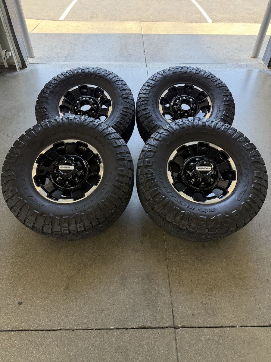 LIKE NEW 2026 f350 TREMOR OEM 18in wheels/ 37x12.50r18 nittos