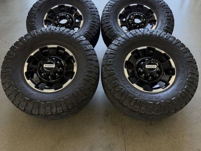 LIKE NEW 2026 f350 TREMOR OEM 18in wheels/ 37x12.50r18 nittos