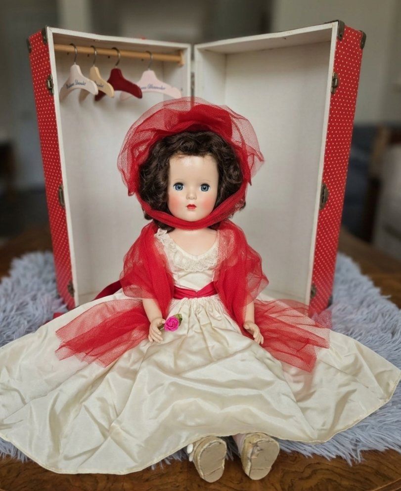 Madame Alexander CISSY, Alexander-Style Doll Collection, Wardrobe & Trunk Lot [1950s]