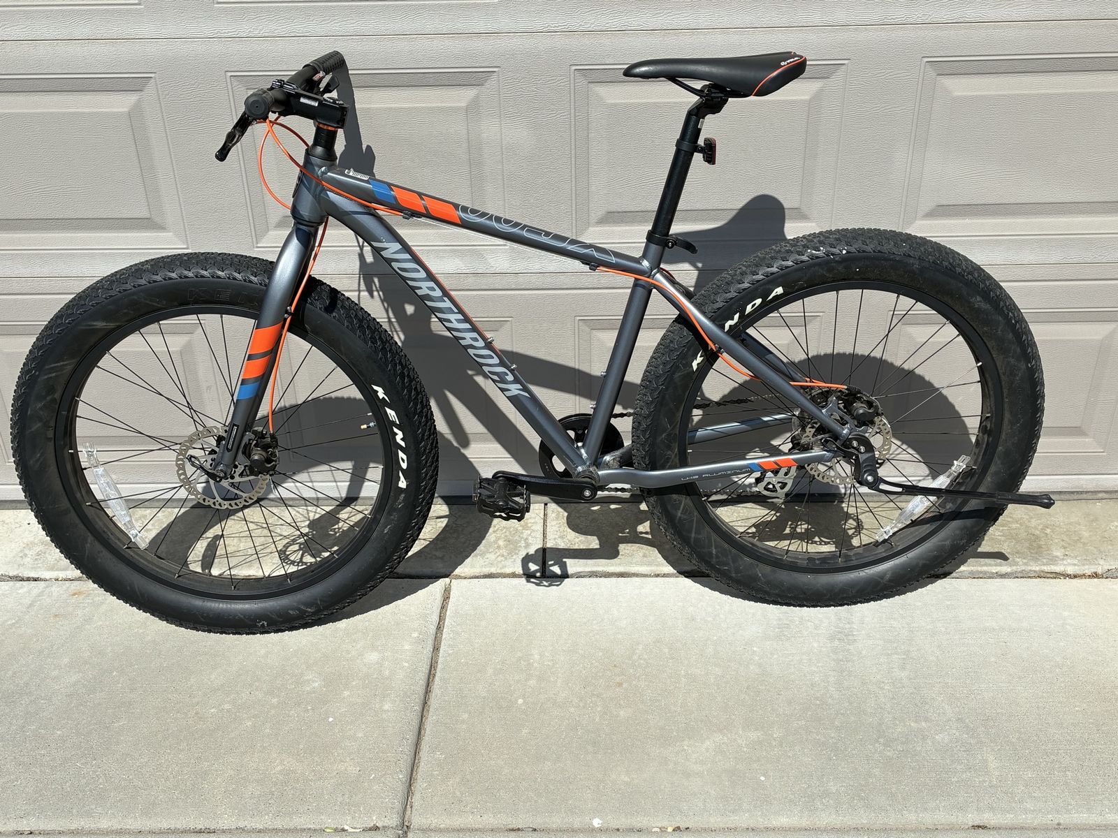 Northrock Fat Tire Bike - 7-Speed, 26x4.0 Kenda Tires, Great Condition