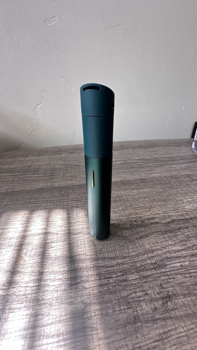 Puffco Pivot in Pine