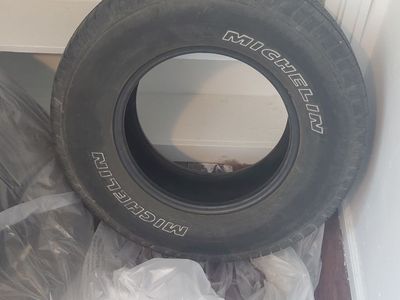4 used tires P215/70R15