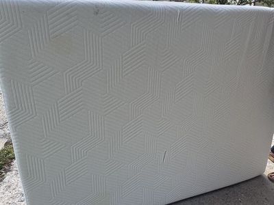 10” full foam mattress
