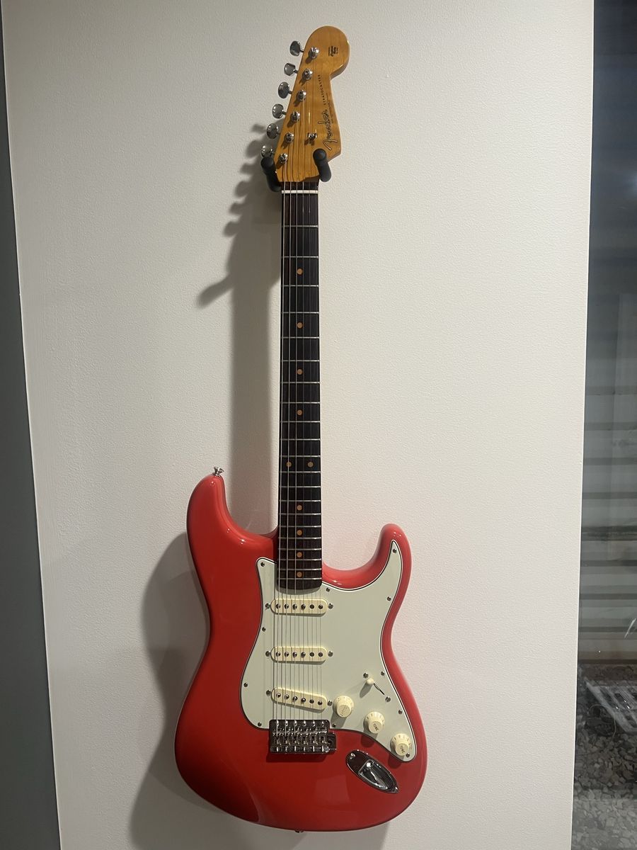 Fender American Vintage II 1961 Strat fiesta red - upgraded dealer select model