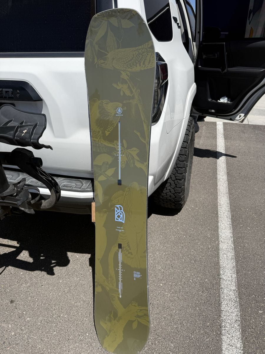 BRAND NEW BURTON SNOWBOARD FAMILY TREE HOMETOWN HERO 160W