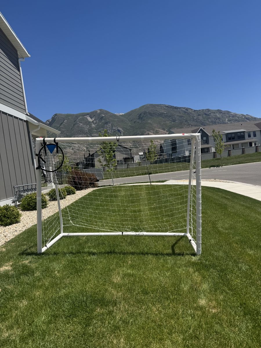 Soccer goal 8x6ft