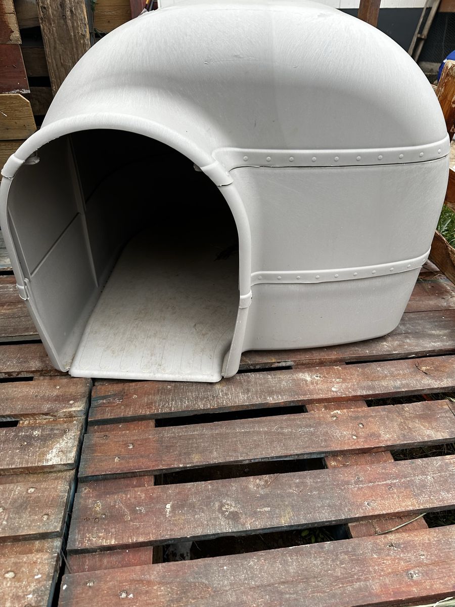 OUTBACK Dog House for Large Dogs - Weatherproof, Durable Outdoor Shelter