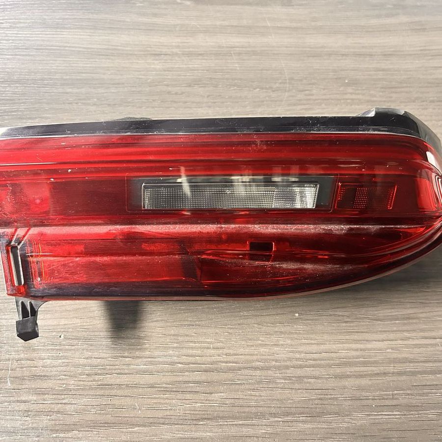 OEM BMW 7 Series Tail Light