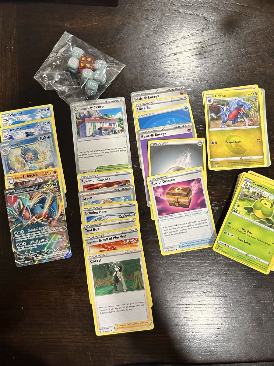 Pokémon TCG Card Lot featuring Roaring Moon ex 124/182, Trainer Cards & Dice