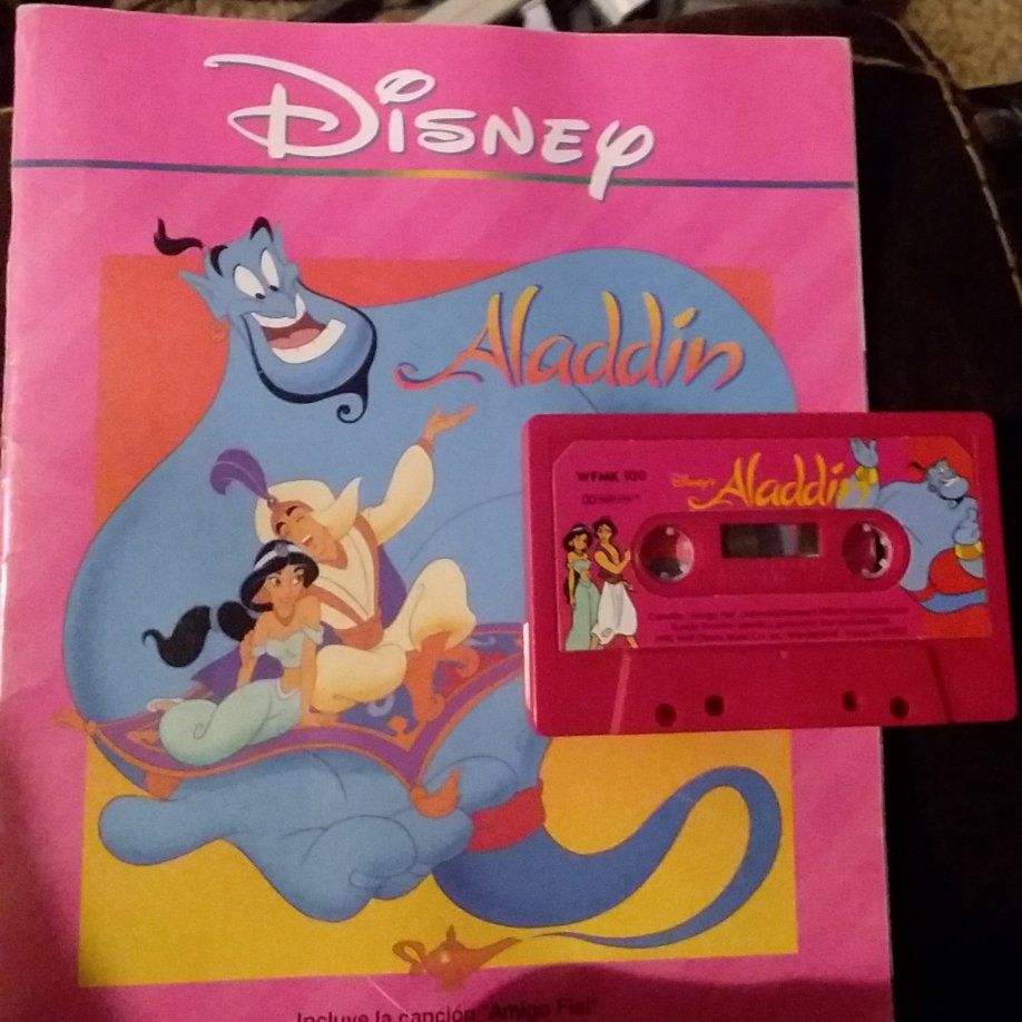 DISNEY STORY TIME!  SPANISH!  BOOKS AND CASSETTES