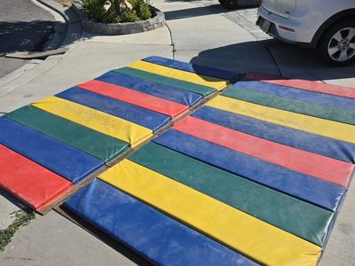 2-5' x 10' used tumbling mats