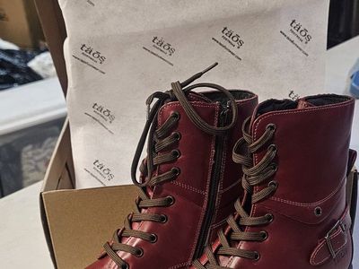 Taos Women's Crave Boot - Classic Red US 8 New in box