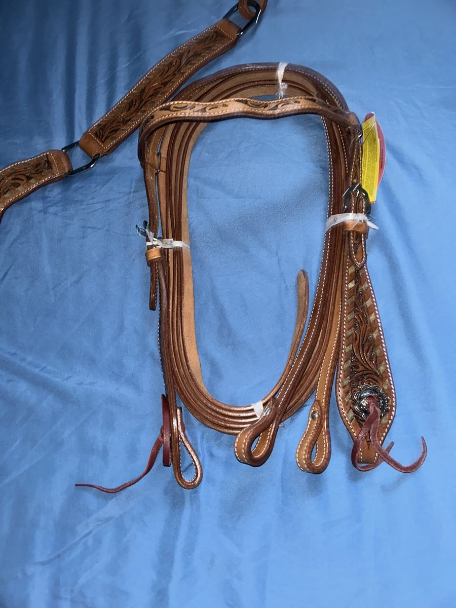 Brand new breast collar & bridle with reins