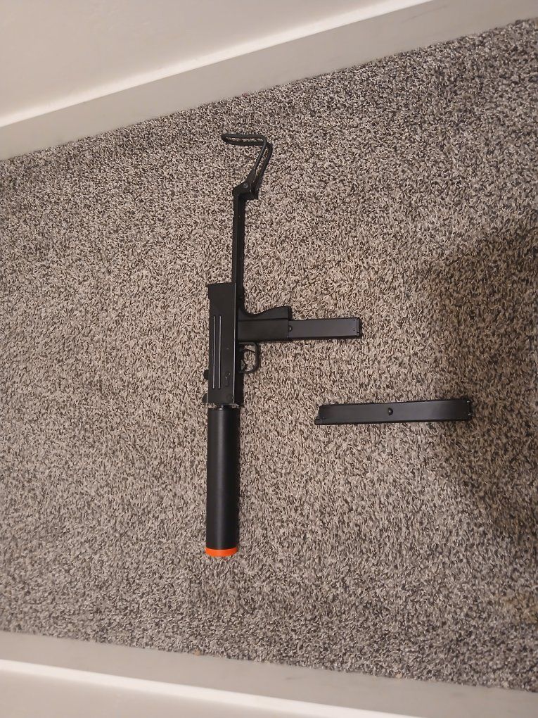Main image 3