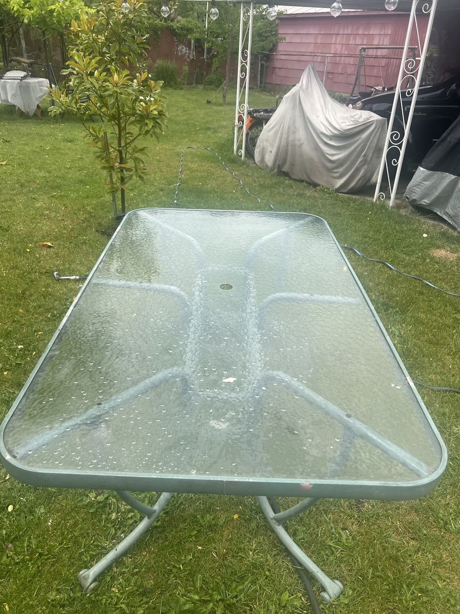 Patio table