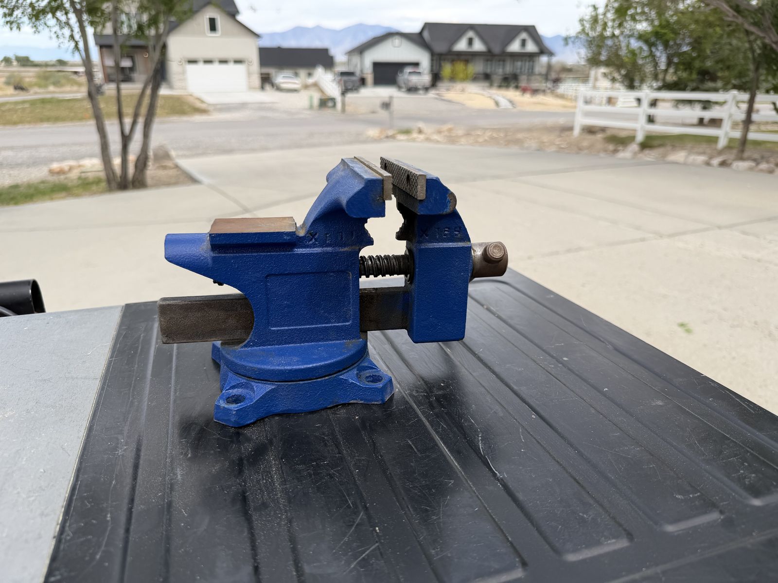 4" Tabletop vise