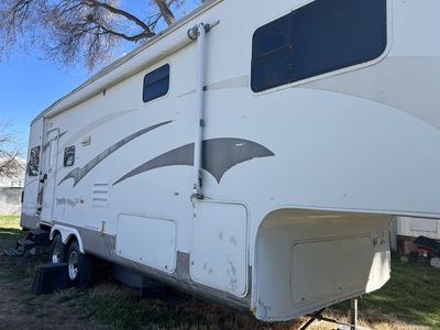 Rv fifth wheel paradise point 33 ft