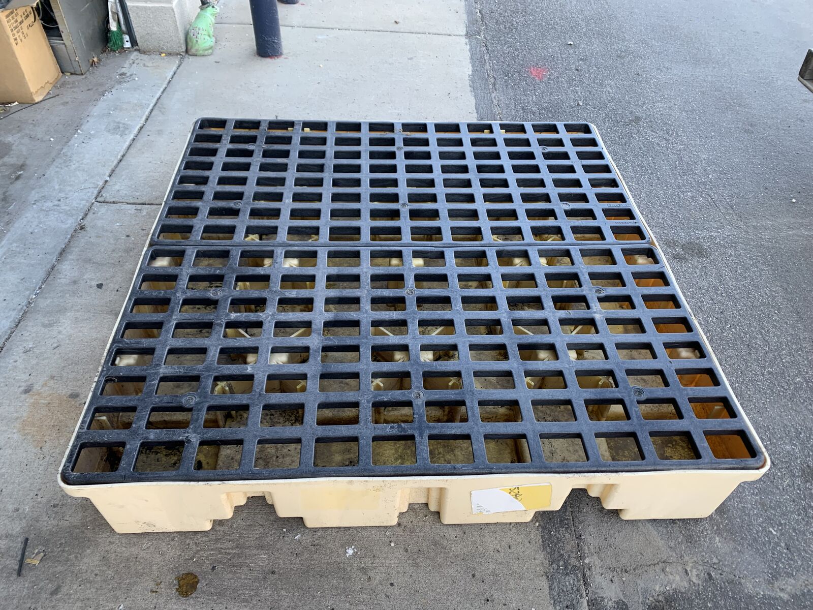 55 Gallon Drum / Container leak containment system 51" x 51"