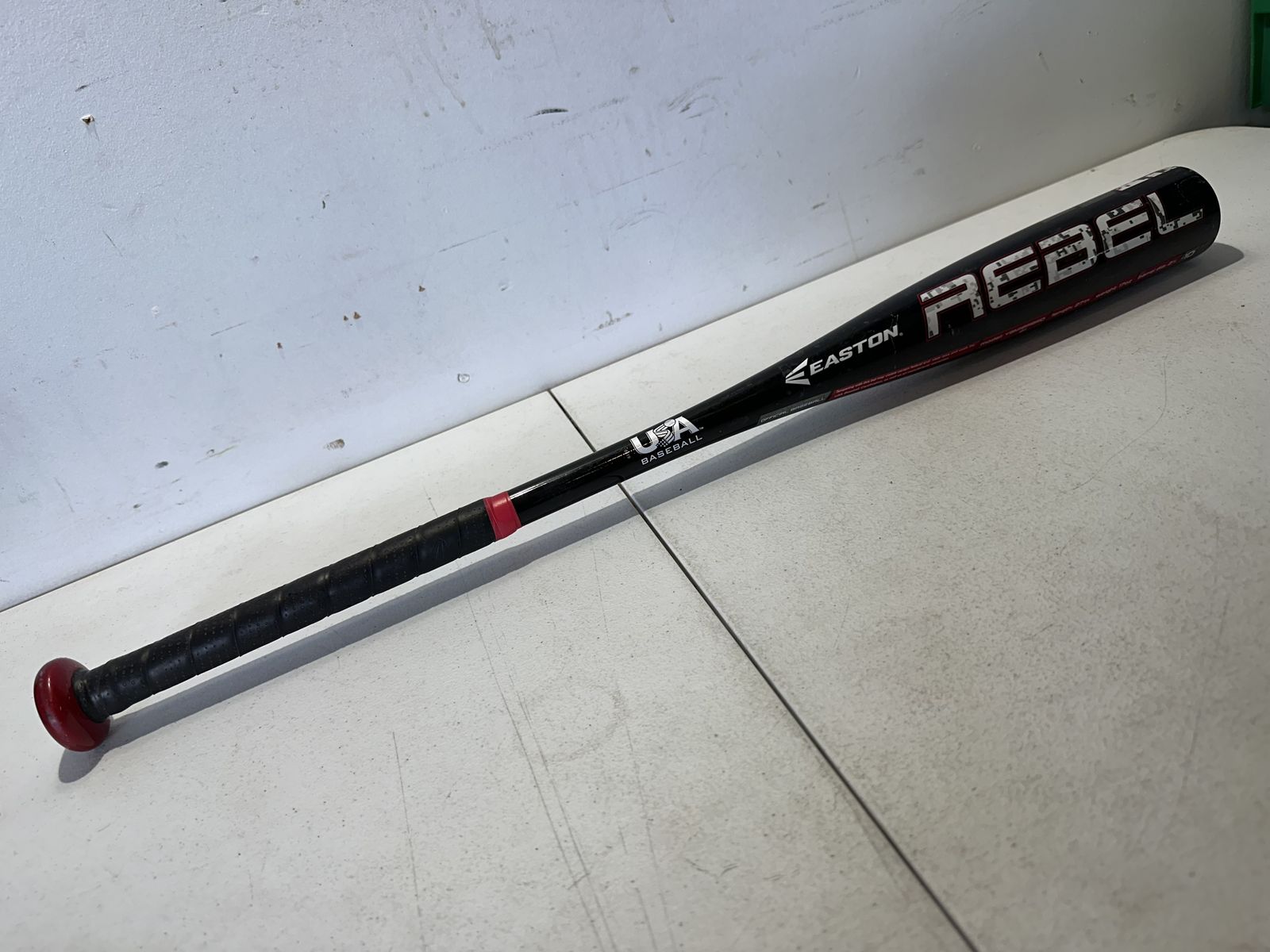 Easton Rebel Baseball Bat 27 in 17 oz ybm18rbrd01